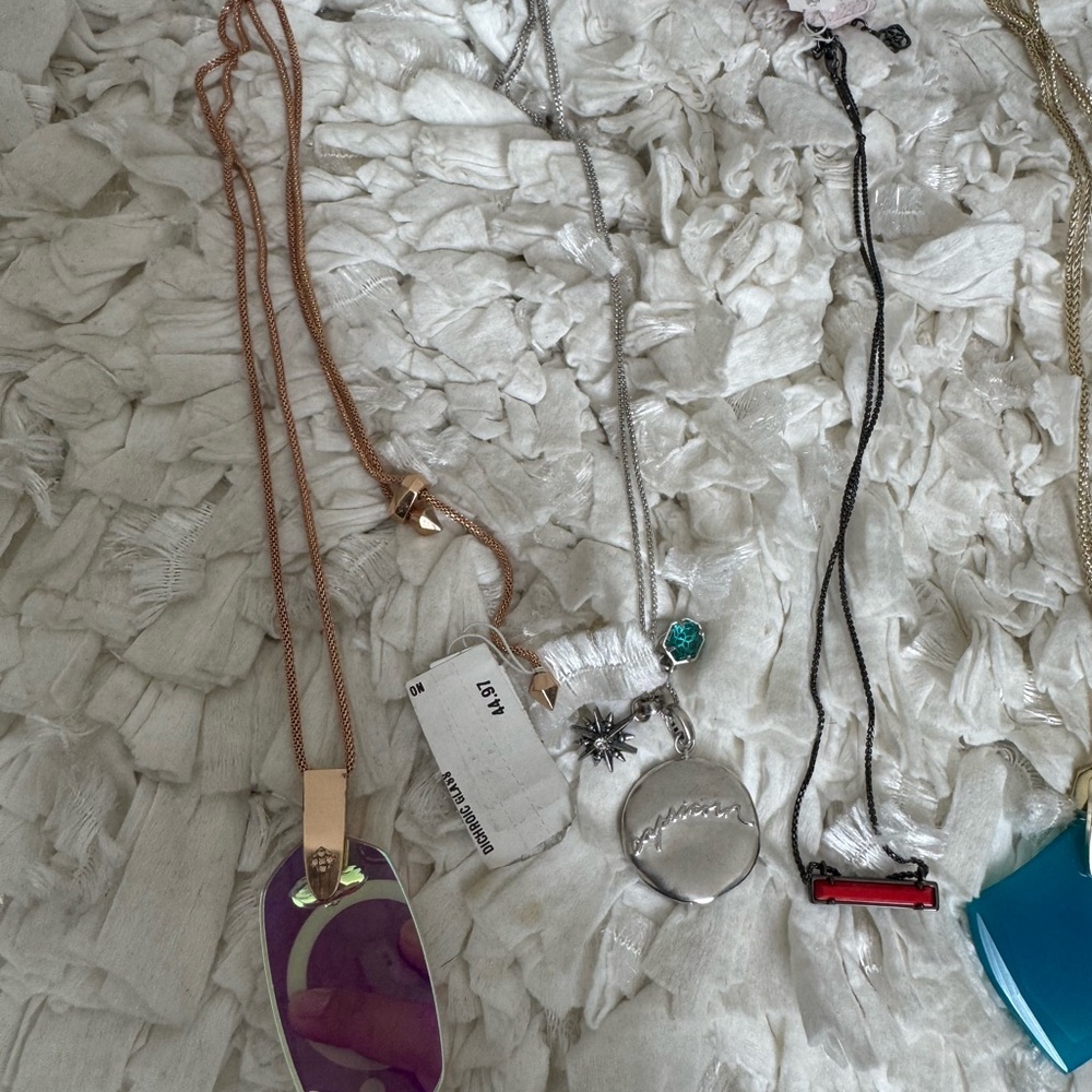 5 kendra Scott Neckalaces 1 Degs and Sal - Picture 3 of 7